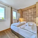 & Golf Apartment *